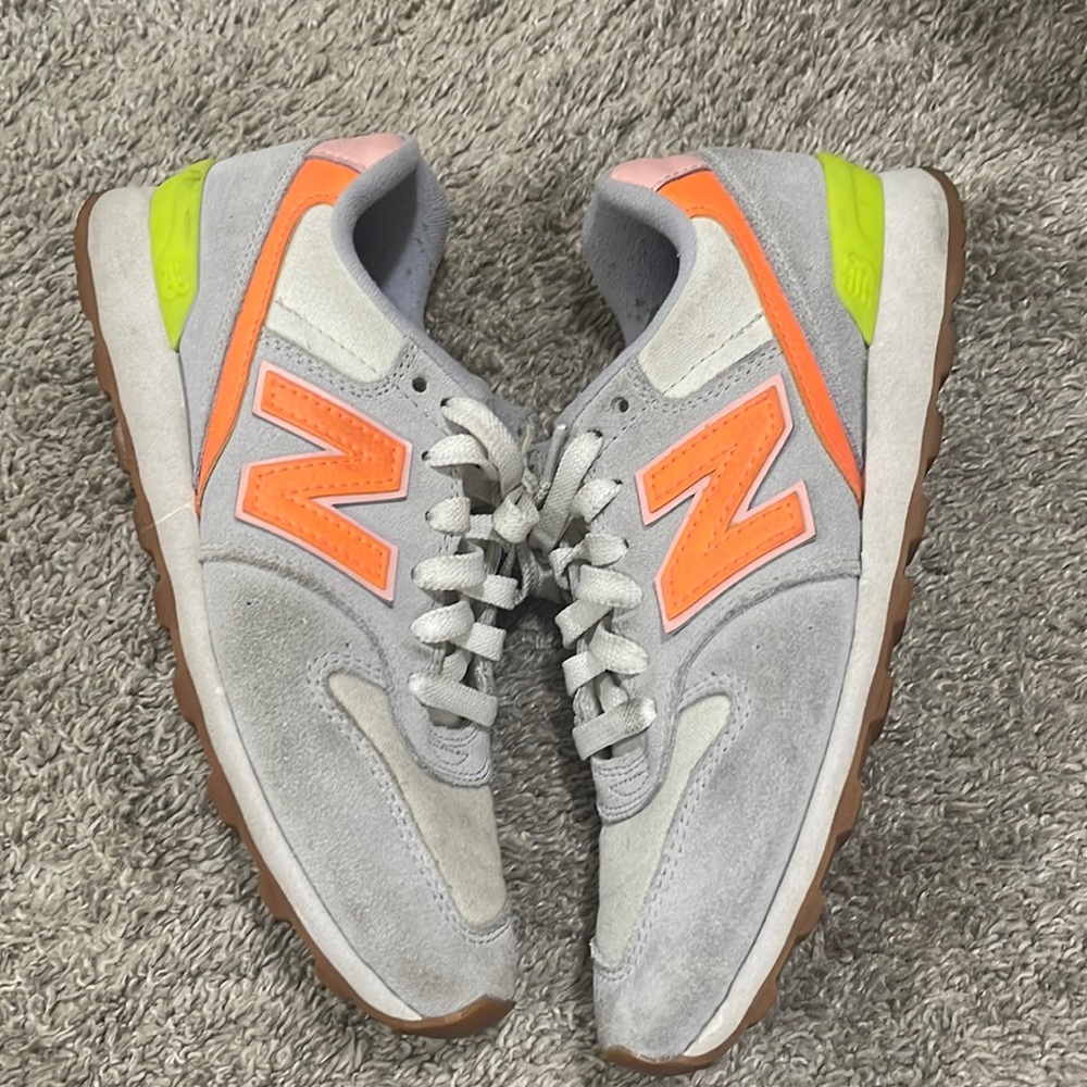 New balance 696